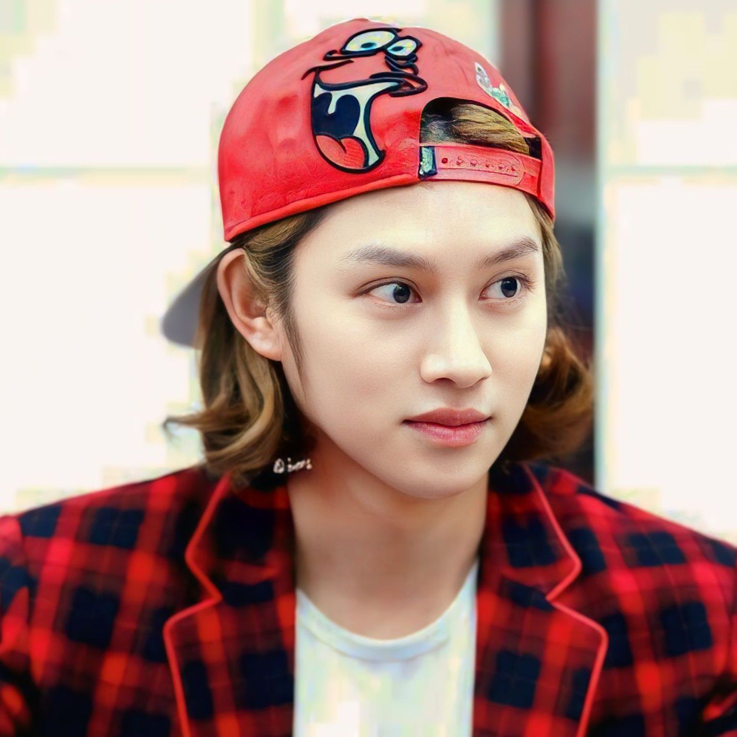 Behind-the-scenes cut of Heechul (Super Junior)