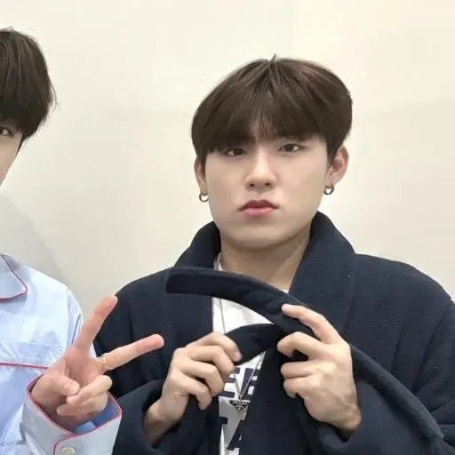 Behind-the-scenes cut of AB6IX