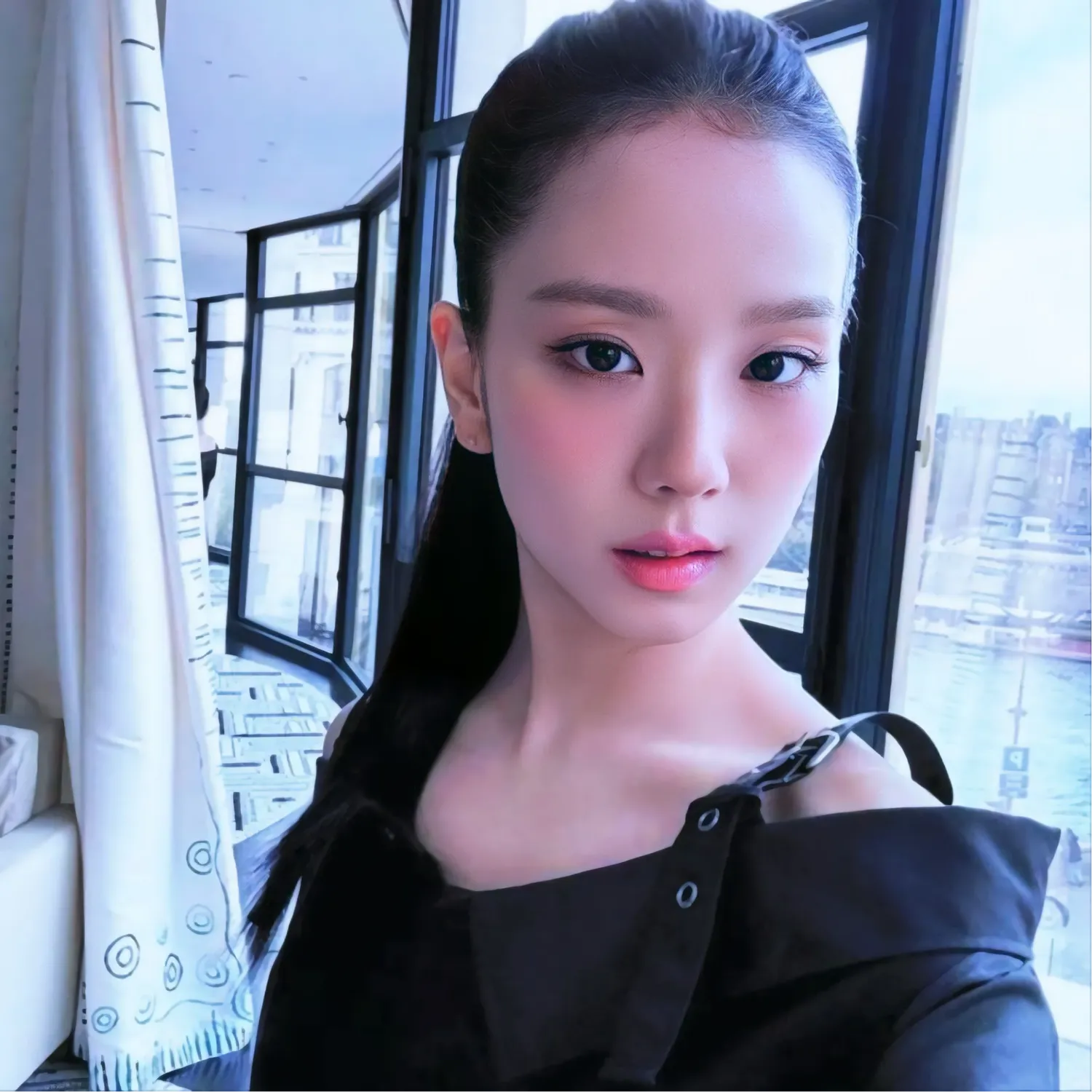 Foto aktivitas terbaru Jisoo (BLACKPINK)