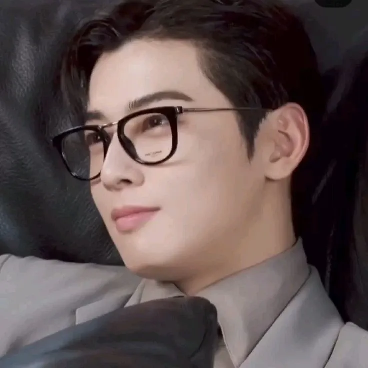 Latest photo of Eunwoo (ASTRO)