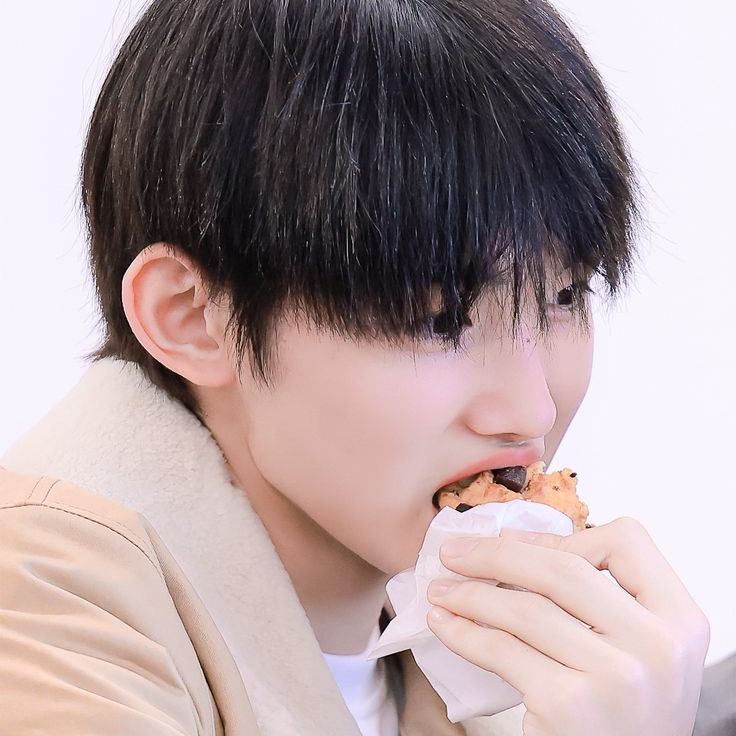 Jo (&TEAM)的最新照片