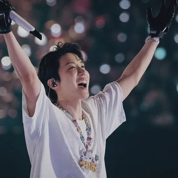 A moment captured by j-hope (BTS)'s fan