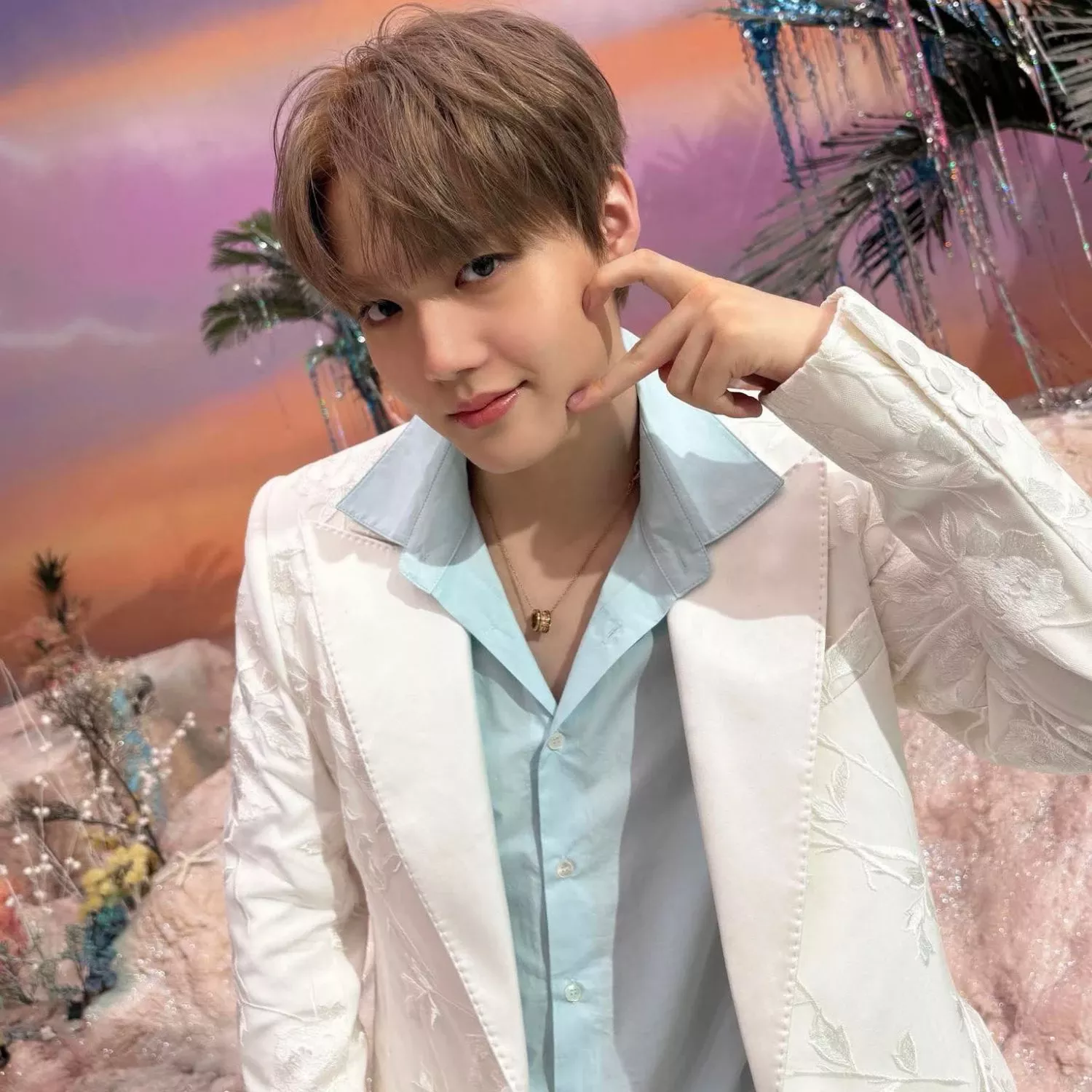 Latest photo of Doyoung (TREASURE)