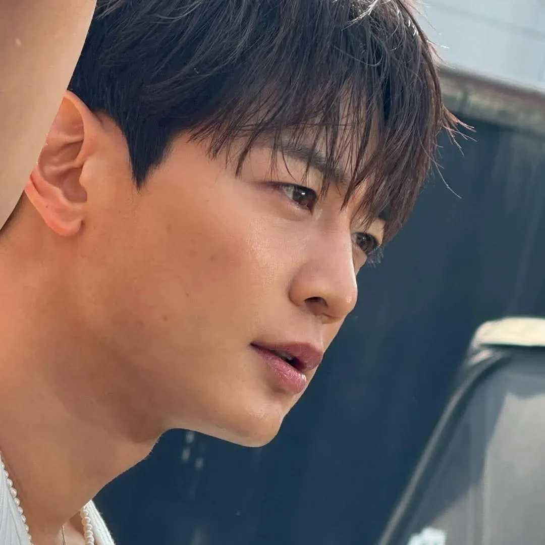 Foto aktivitas terbaru Minho (SHINee)