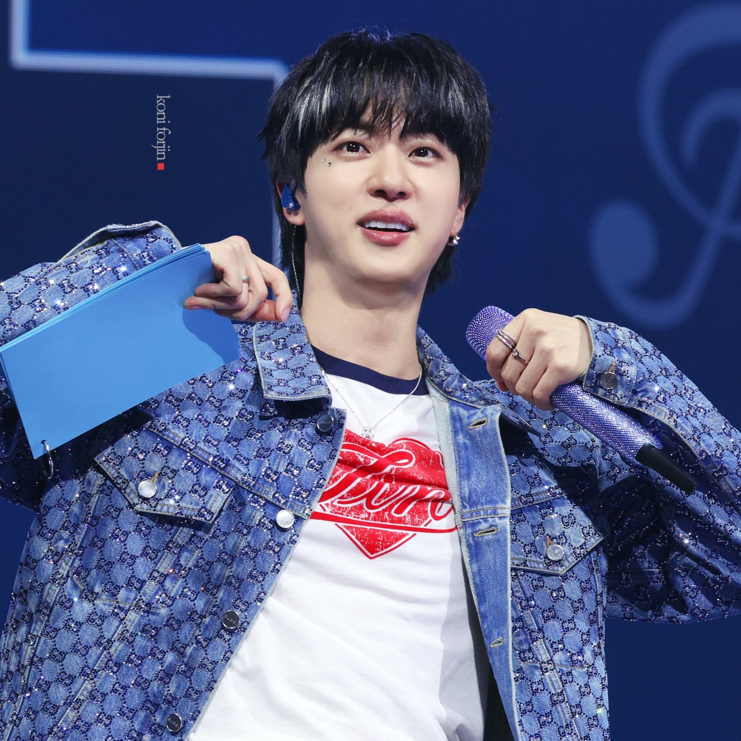 Foto aktivitas terbaru Jin (BTS)