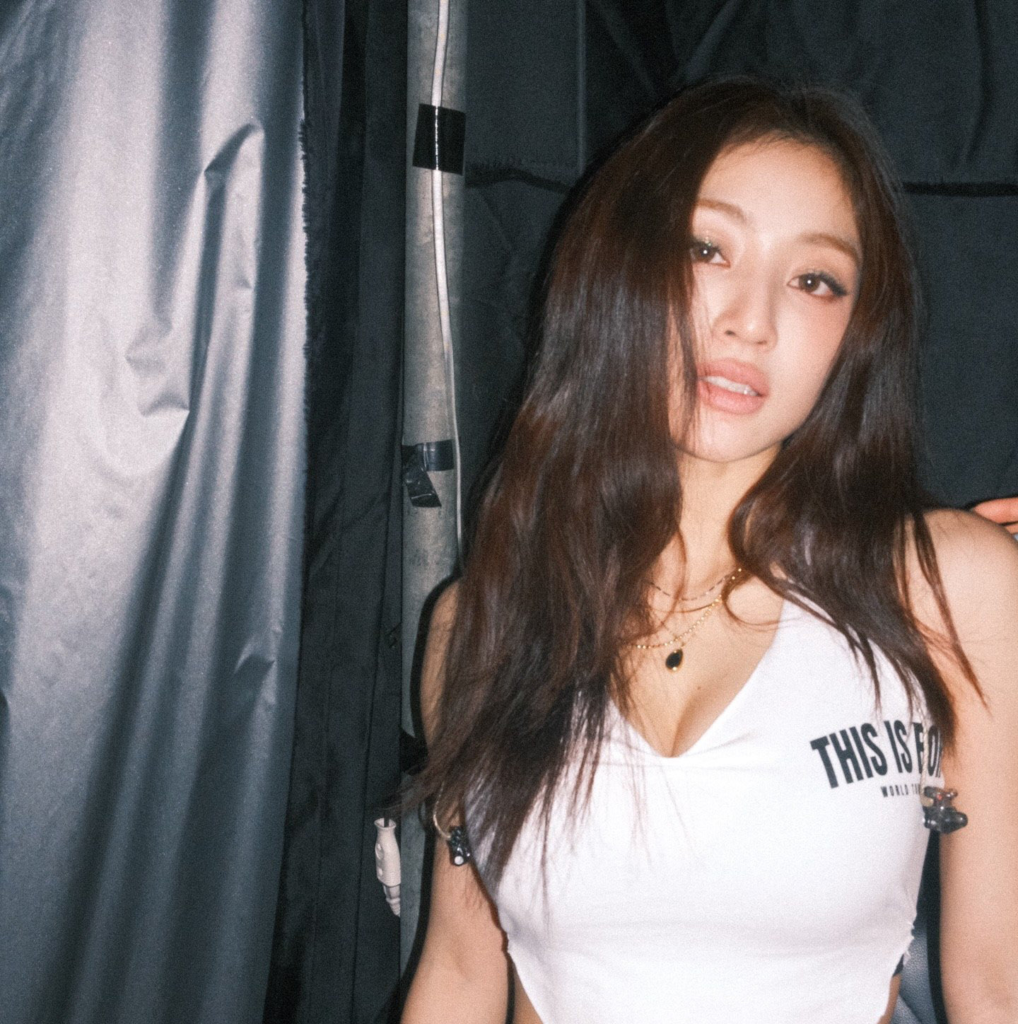 志效 (TWICE)的幕后花絮