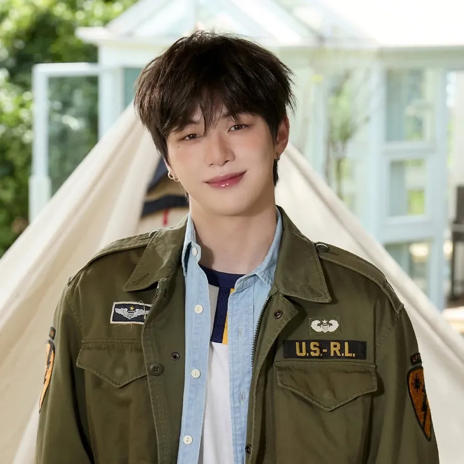 강다니엘의 비하인드 컷