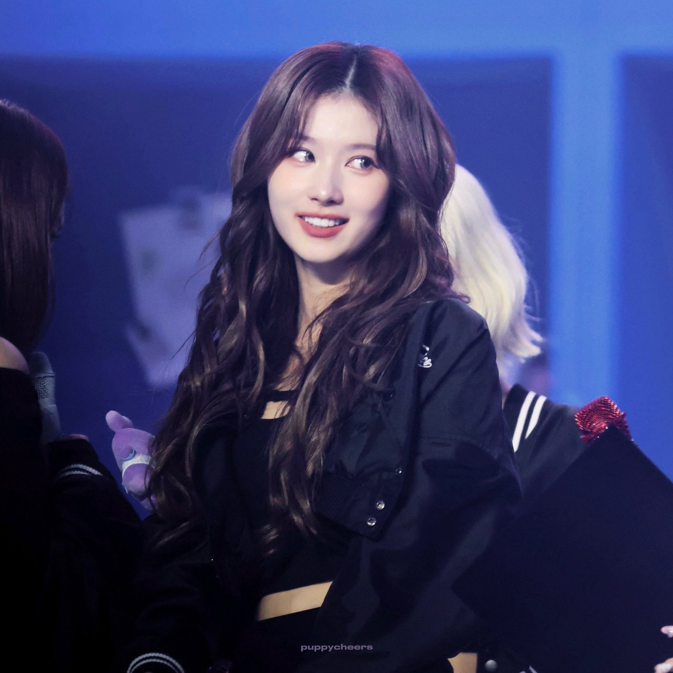 サナ (TWICE)の舞台裏ショット