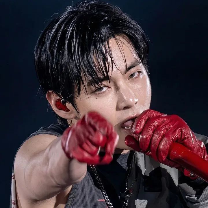 뷔 (방탄소년단)의 비하인드 컷