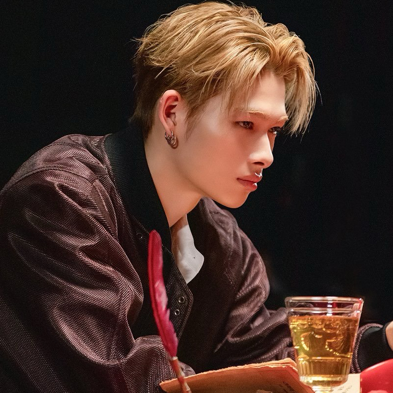 Behind-the-scenes cut of NI-KI (ENHYPEN)