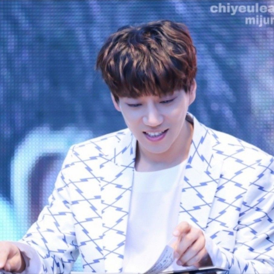 Behind-the-scenes cut of Hwang Chiyeol