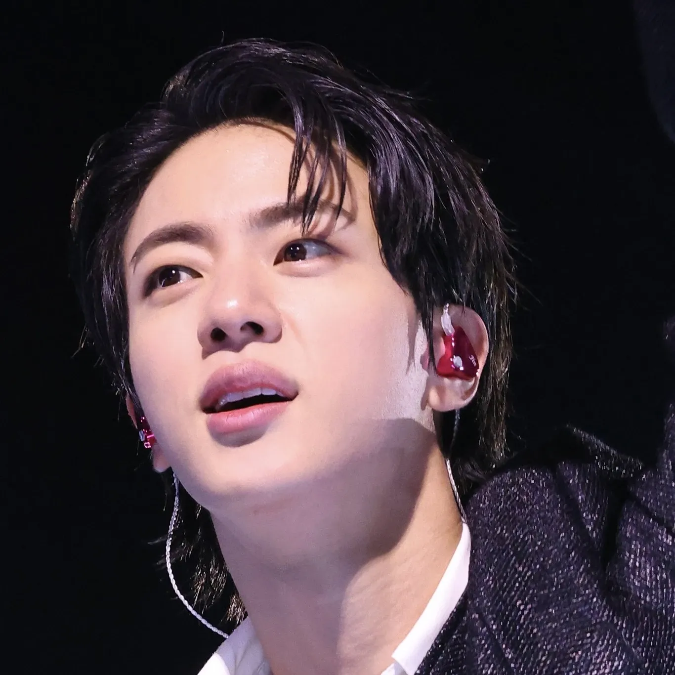 Momen yang diabadikan oleh penggemar Jin (BTS)