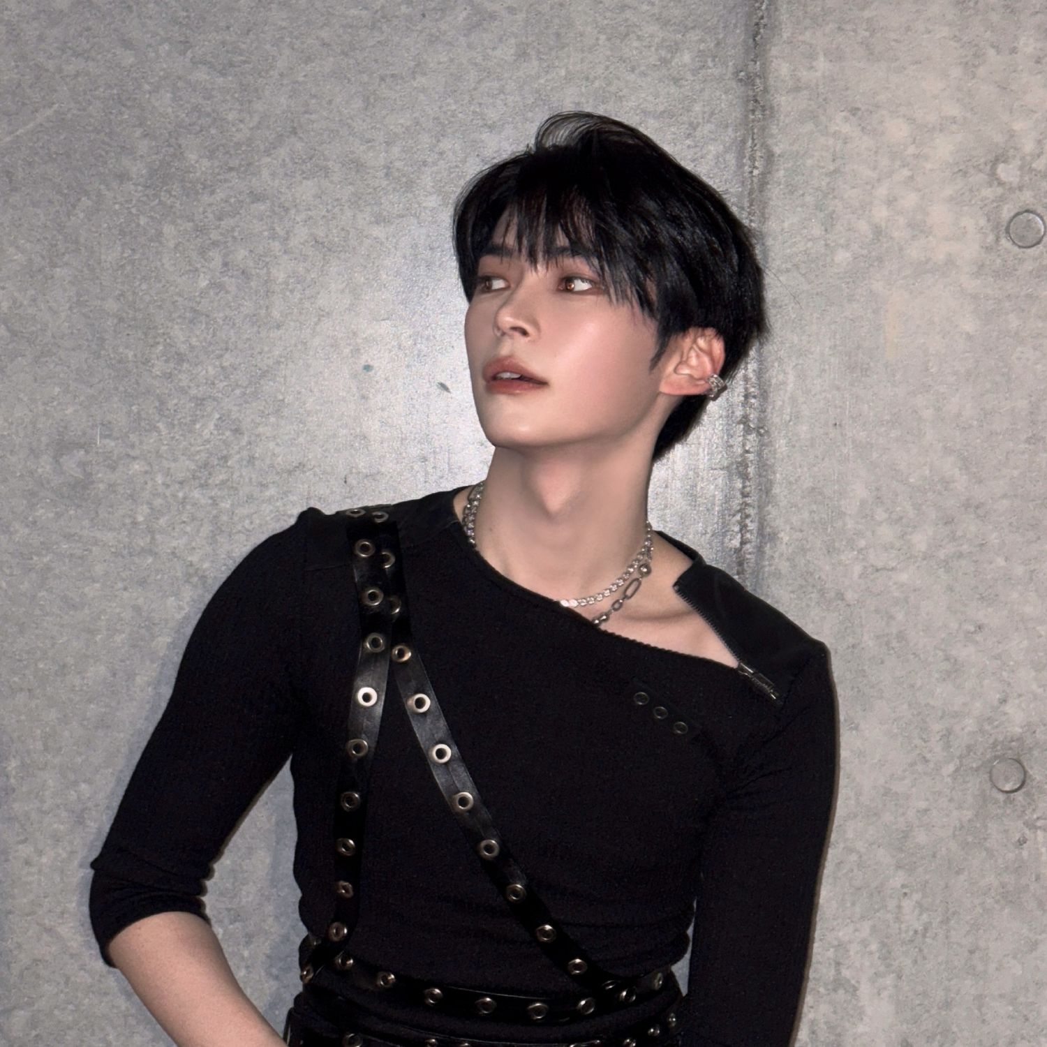 Latest photo of Sung Hanbin (ZEROBASEONE)