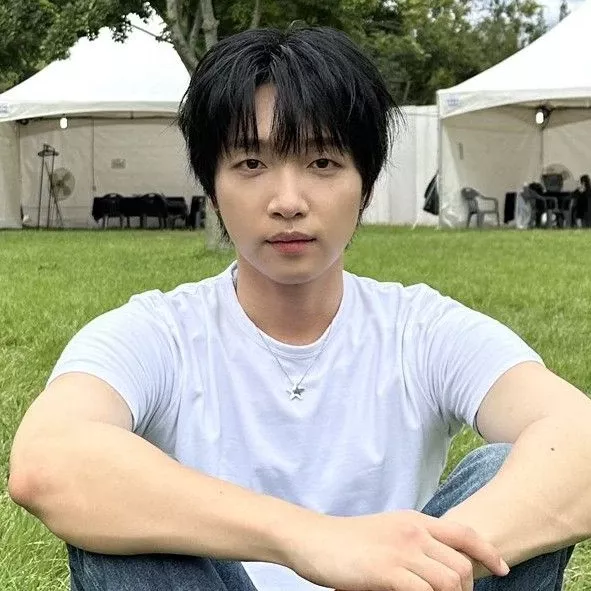 Recent activity shot of Jeong Sewoon
