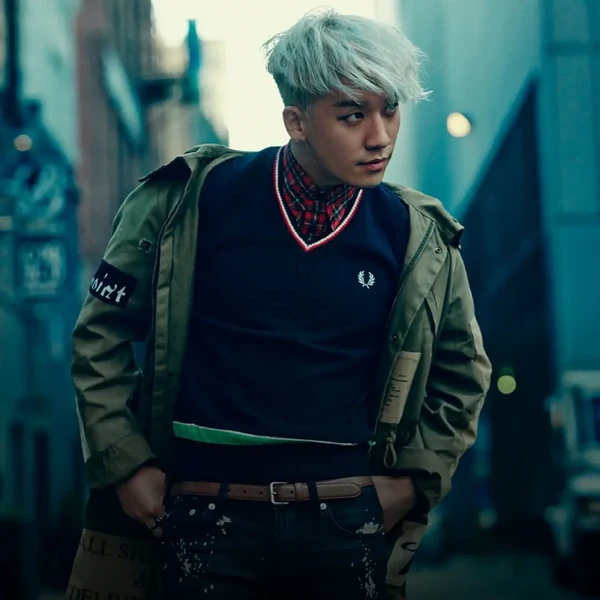 今日の最愛ドルで輝くSeungriの代表写真