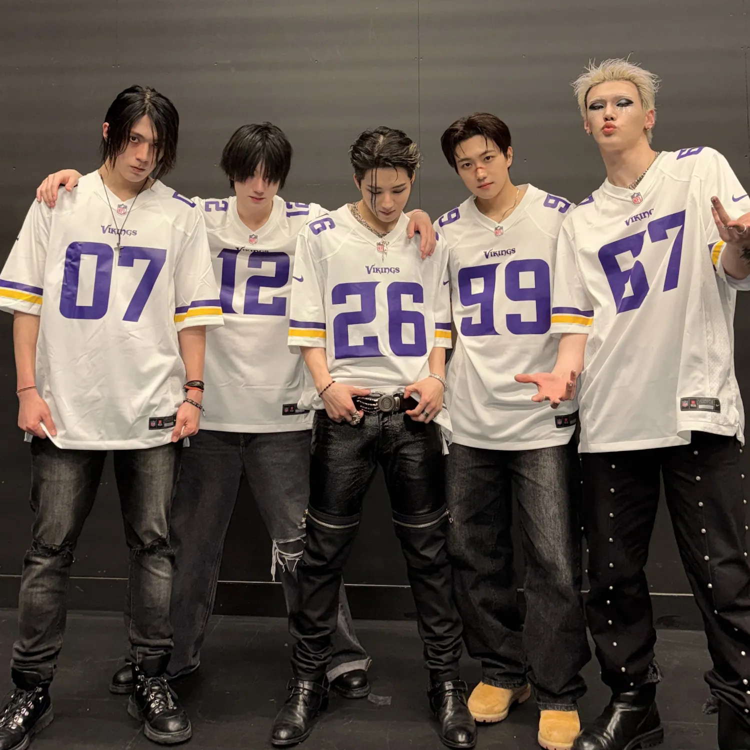 Today's hottest K-pop community feed