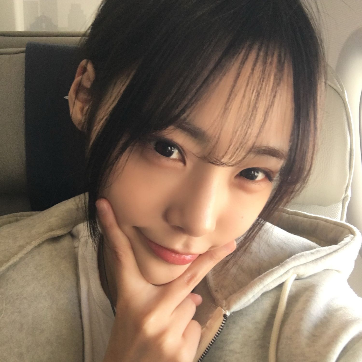 Behind-the-scenes cut of Siyeon (QWER)