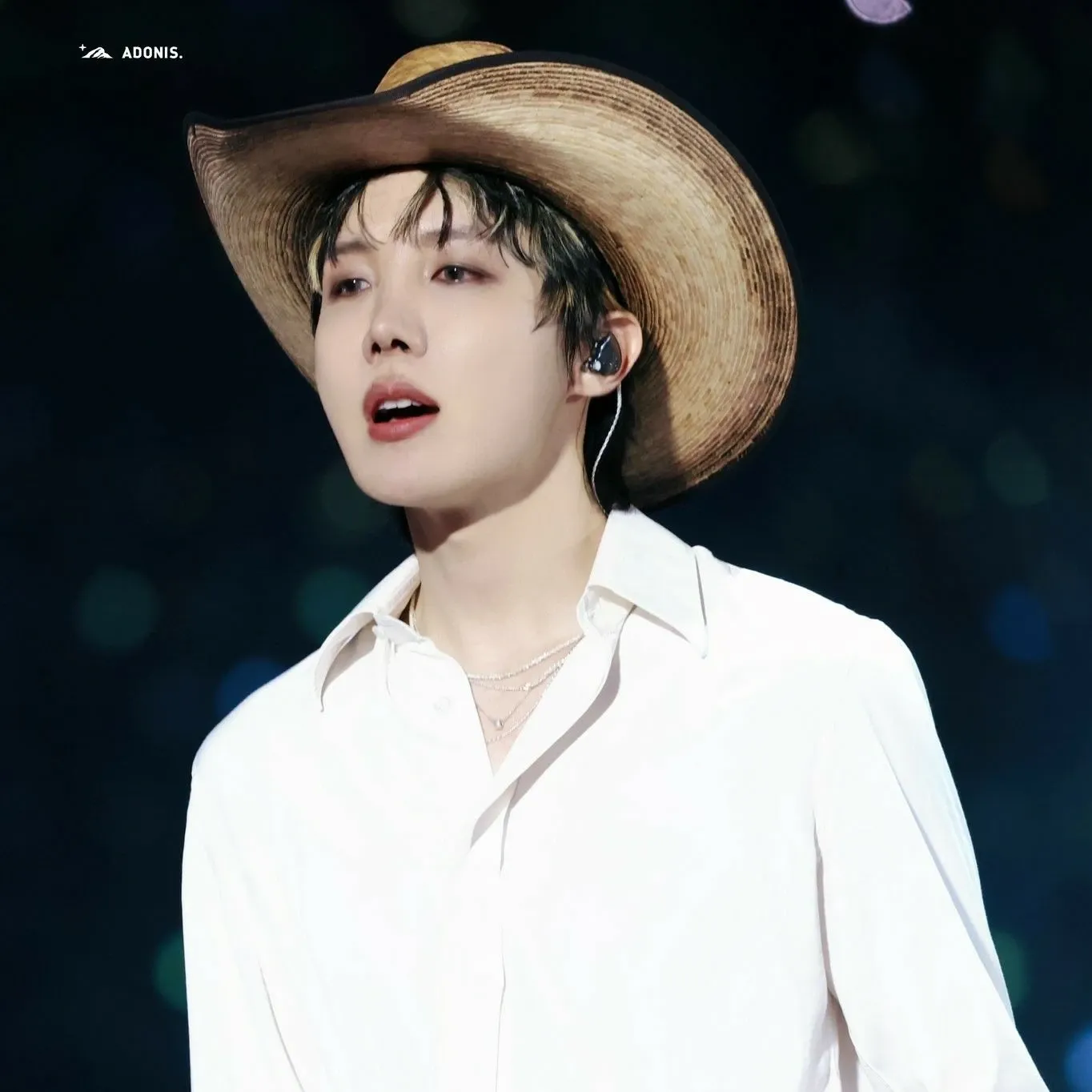 Foto aktivitas terbaru j-hope (BTS)