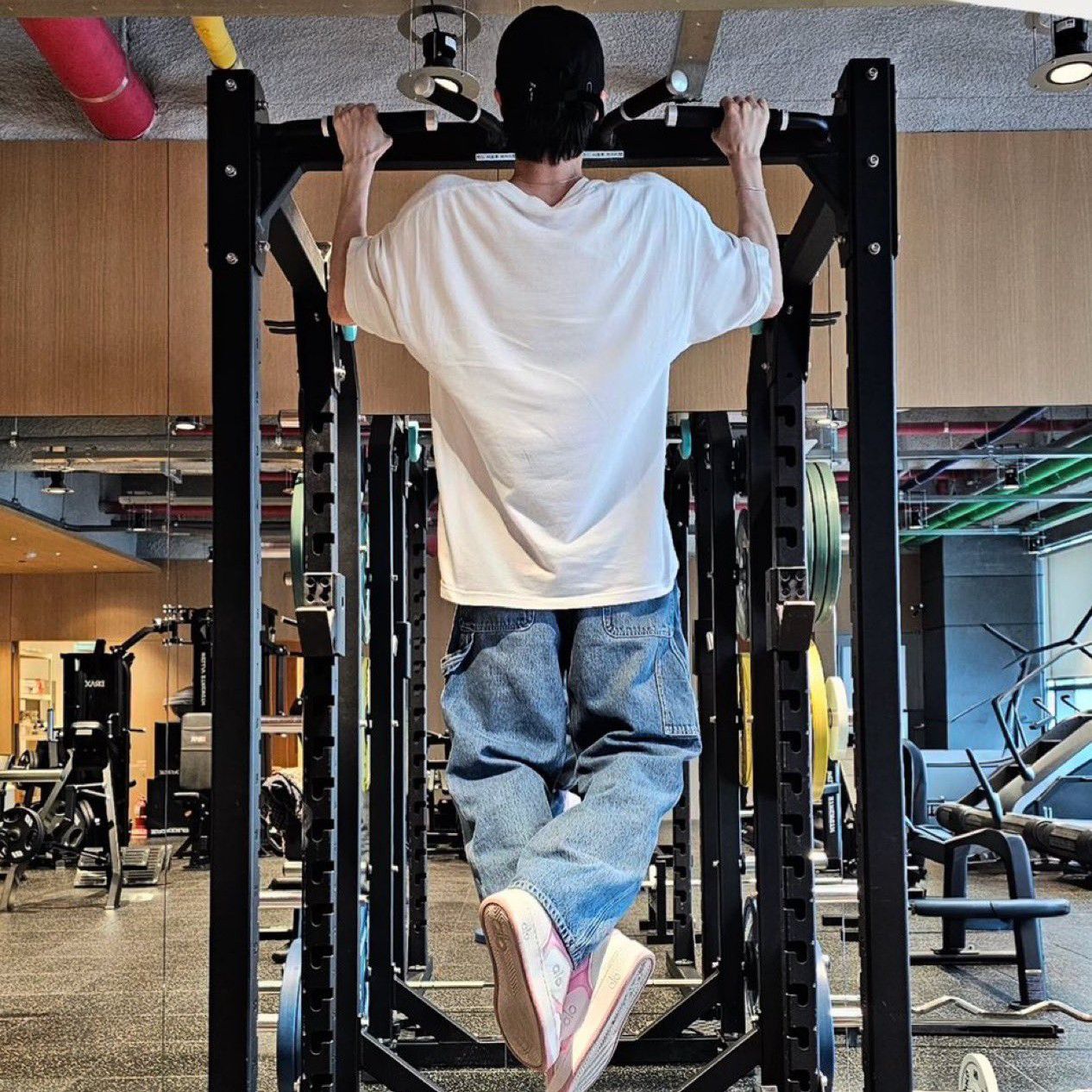 Behind-the-scenes cut of Jin (BTS)