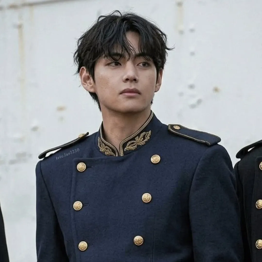 A moment captured by V (BTS)'s fan