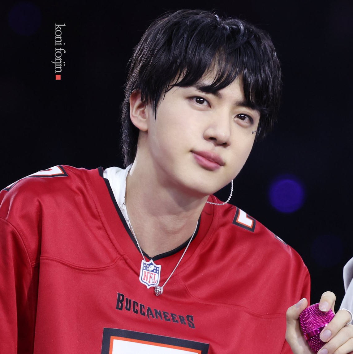 Foto aktivitas terbaru Jin (BTS)