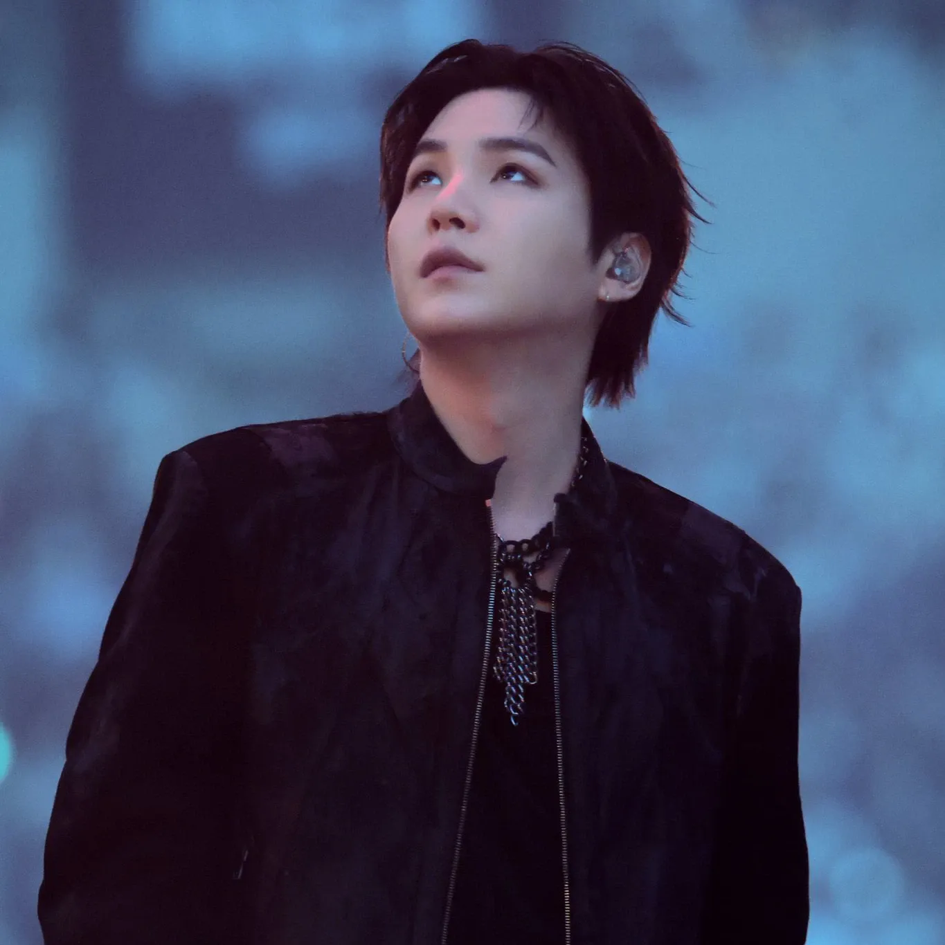 Foto aktivitas terbaru SUGA (BTS)