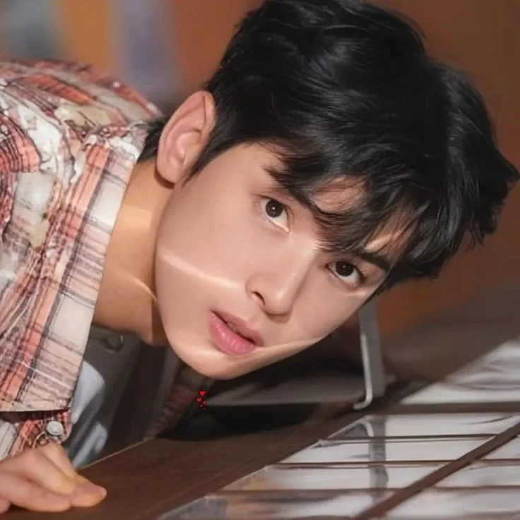 Recent activity shot of Eunwoo (ASTRO)