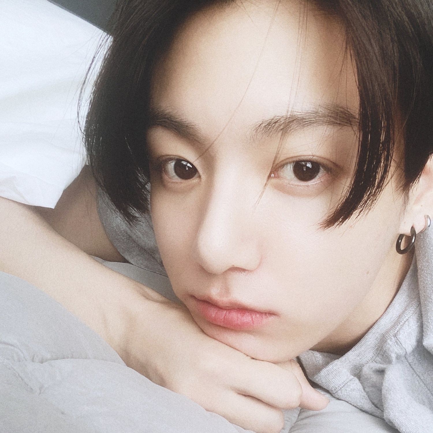 Foto aktivitas terbaru Jungkook (BTS)