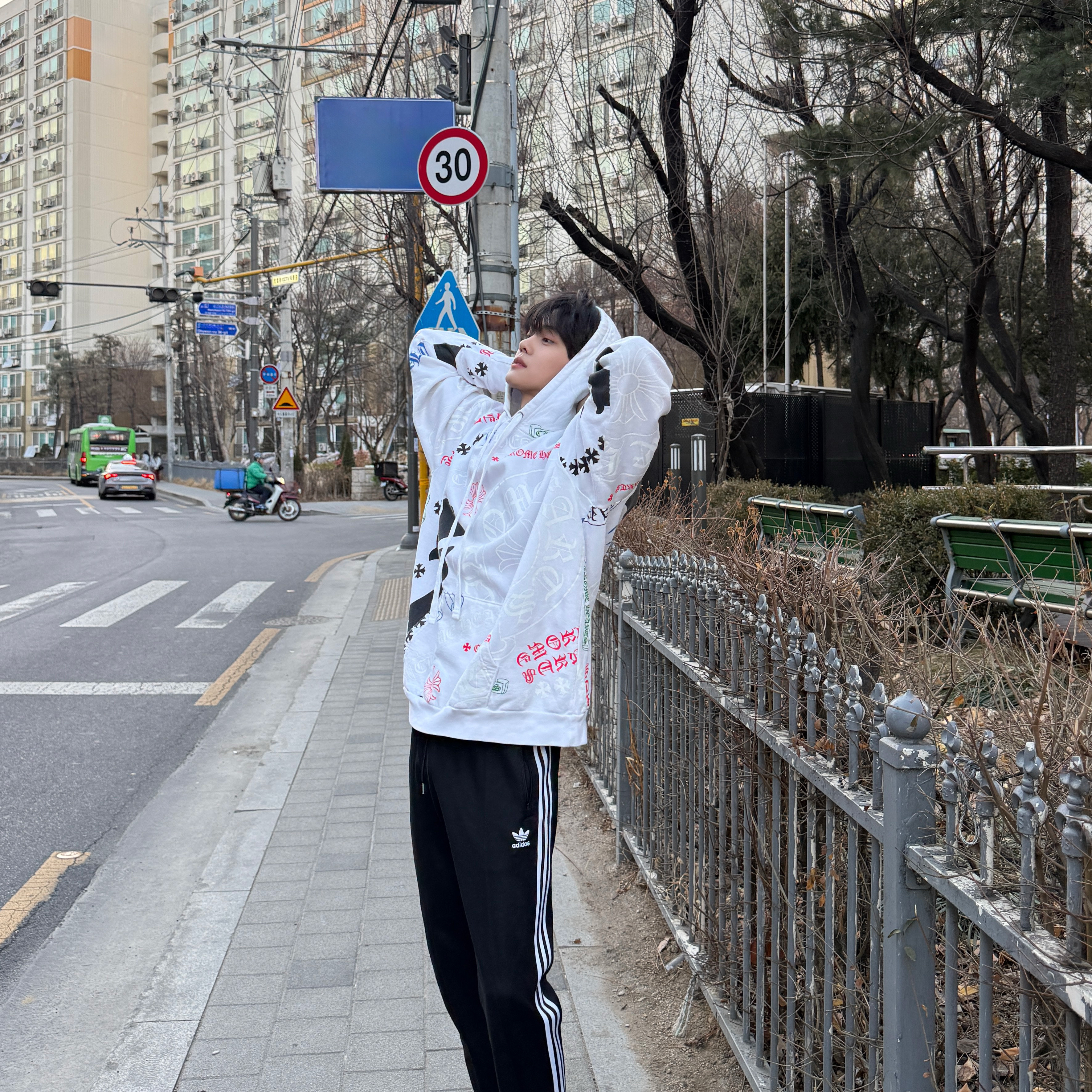 Behind-the-scenes cut of Kim Gyuvin (ZEROBASEONE)