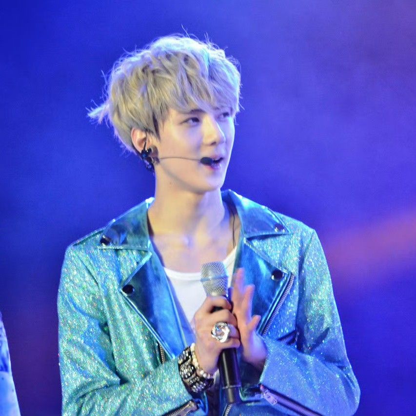 세훈 (EXO)의 최신 사진