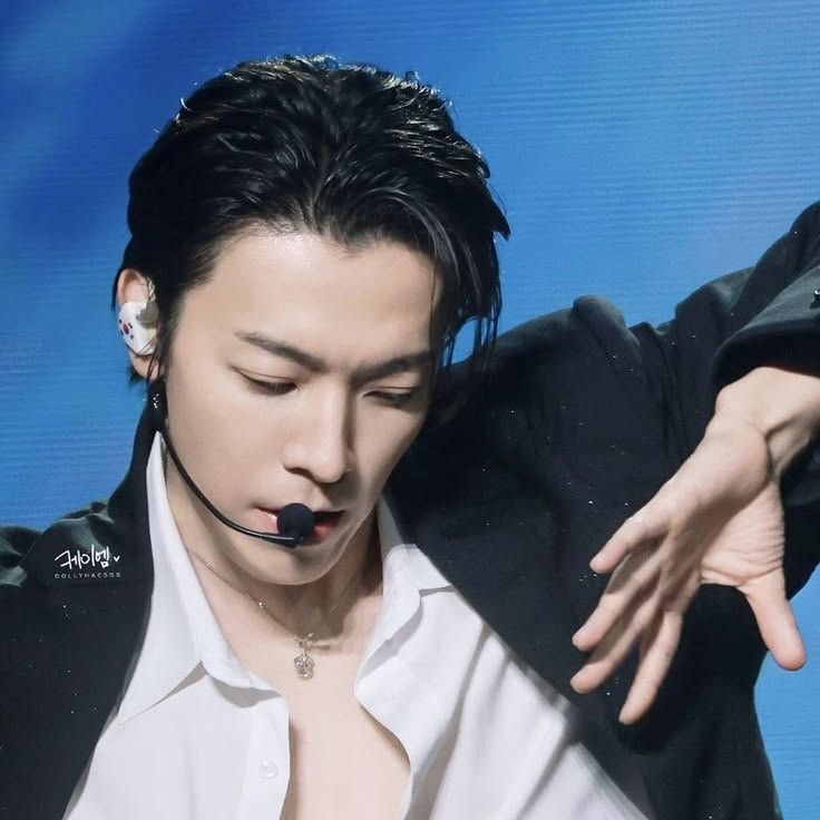 A moment captured by Donghae (Super Junior)'s fan