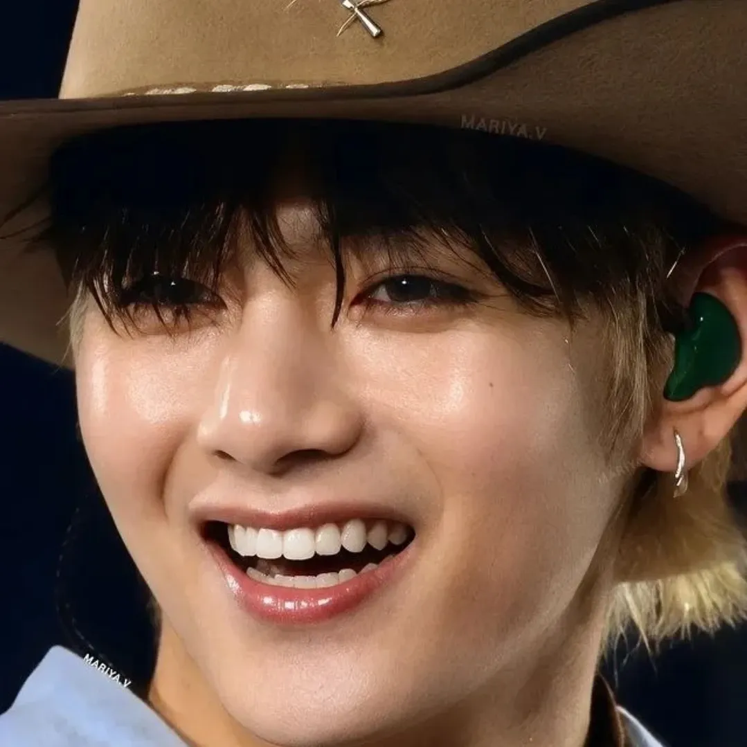 Momen yang diabadikan oleh penggemar V (BTS)