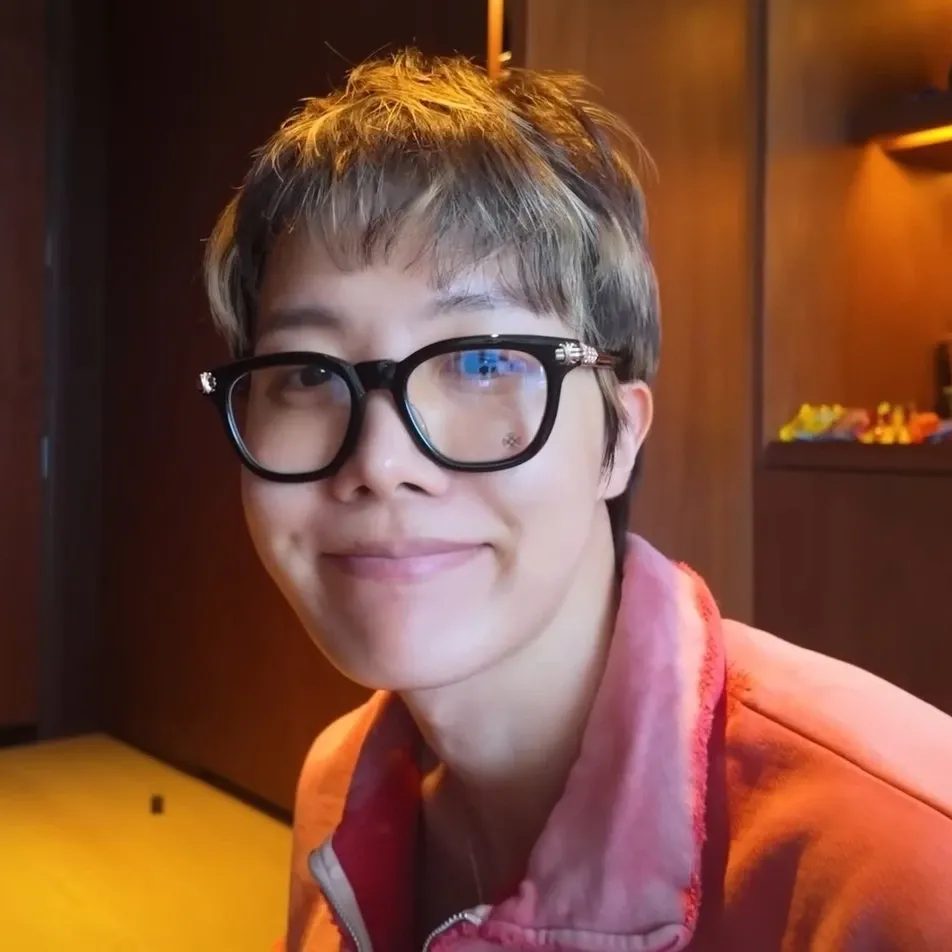 제이홉 (방탄소년단)의 최신 사진