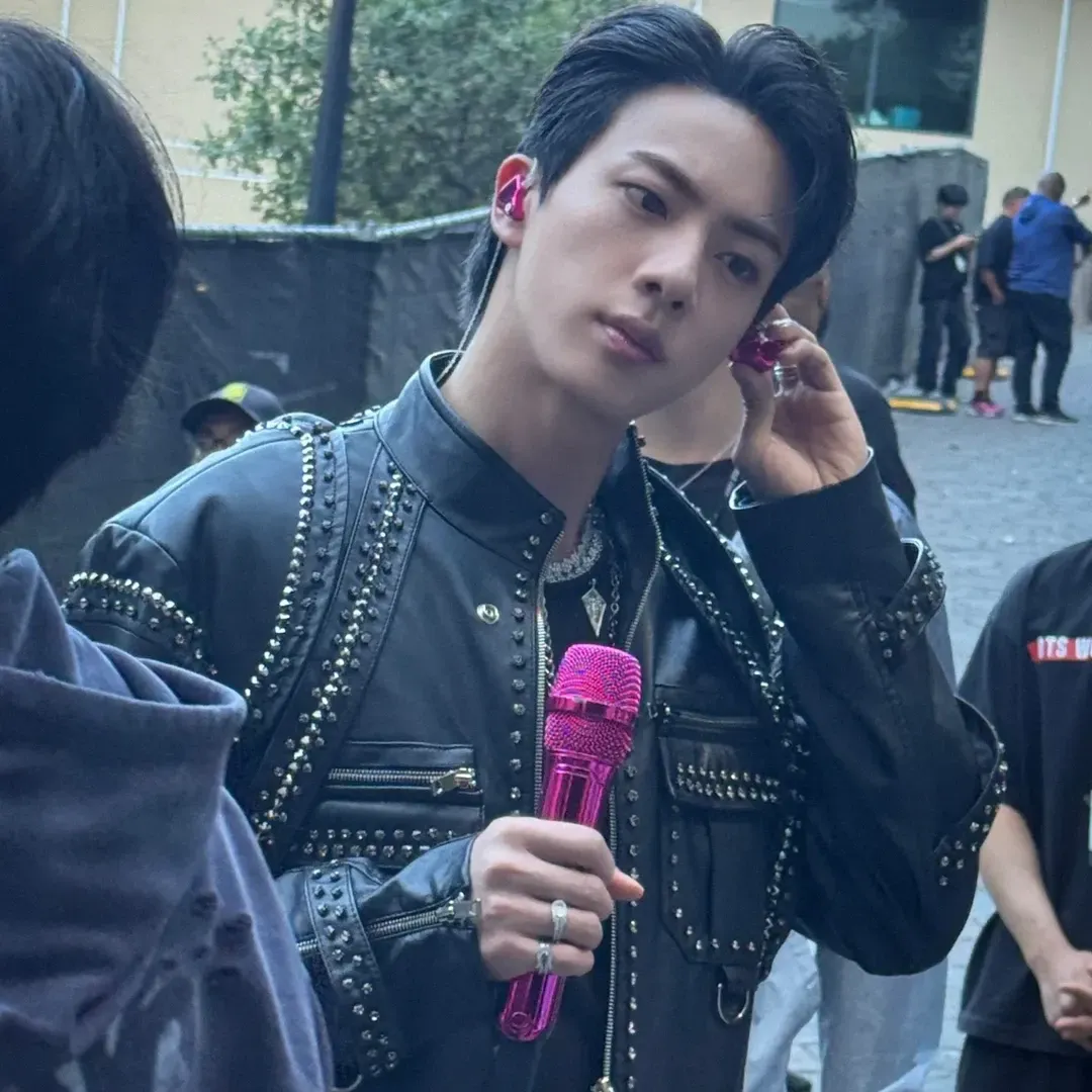 Foto terbaru Jin (BTS)