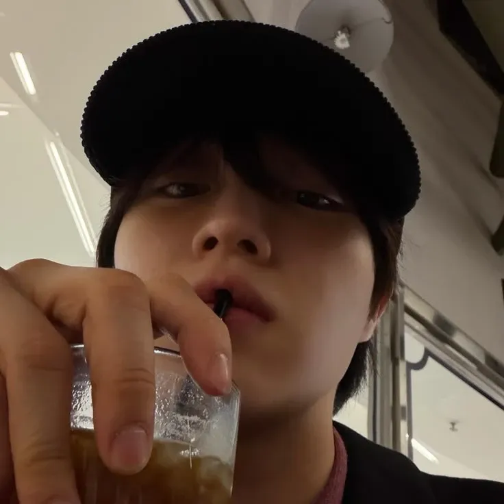 Latest photo of Hyunsuk (CIX)