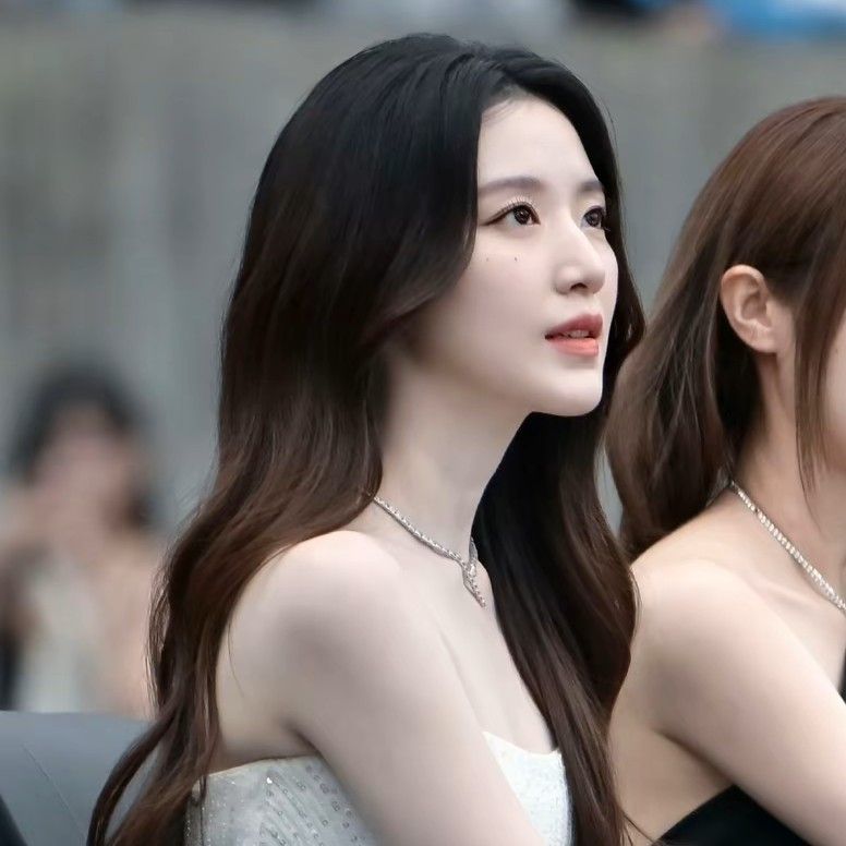 Behind-the-scenes cut of Shuhua (i-dle)