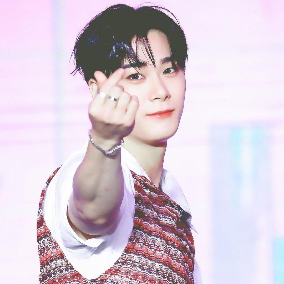 Behind-the-scenes cut of Moonbin (ASTRO)