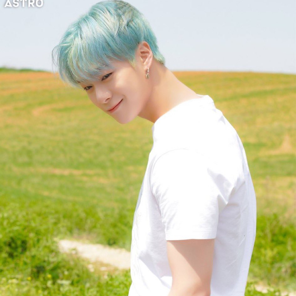 Behind-the-scenes cut of Moonbin (ASTRO)