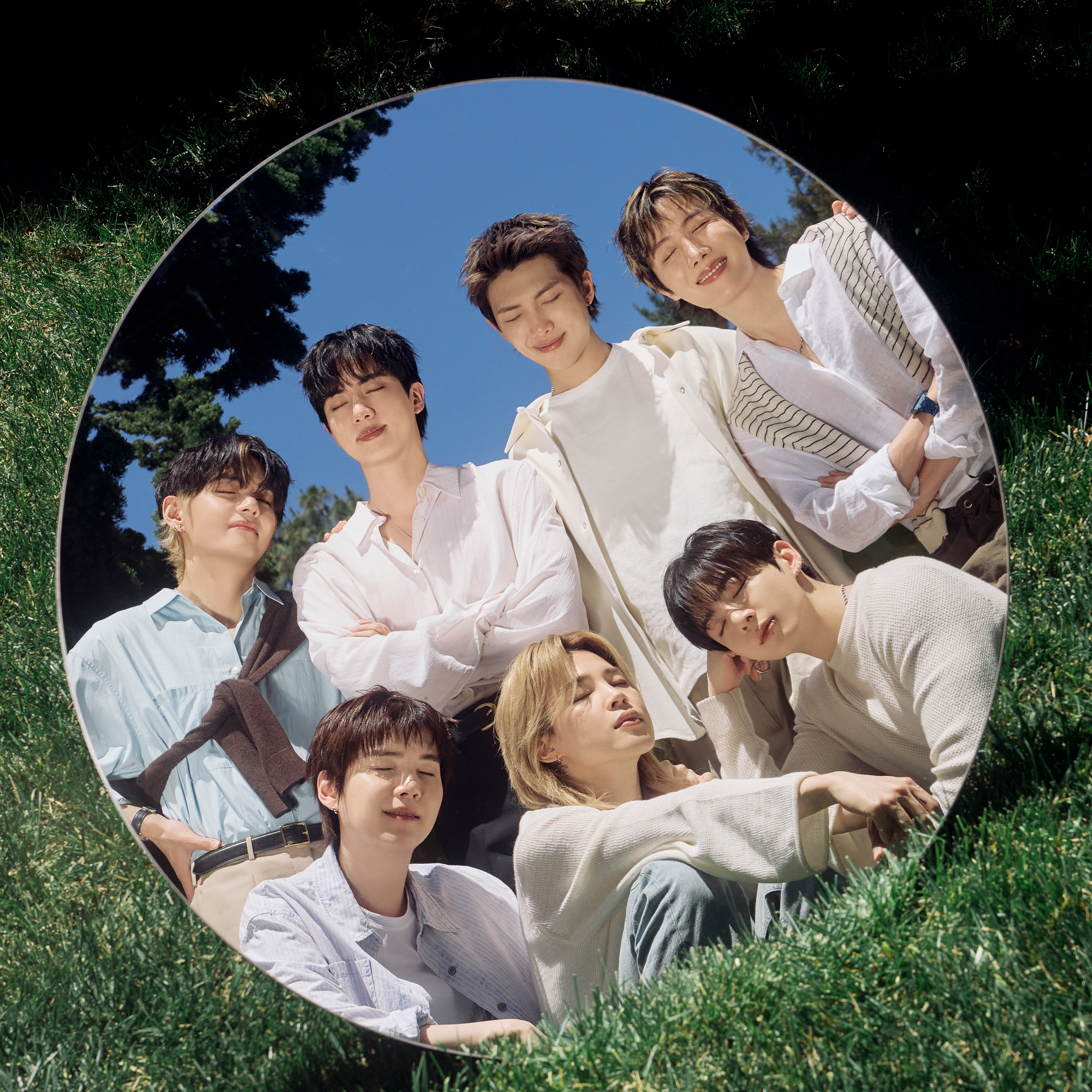Behind-the-scenes cut of BTS