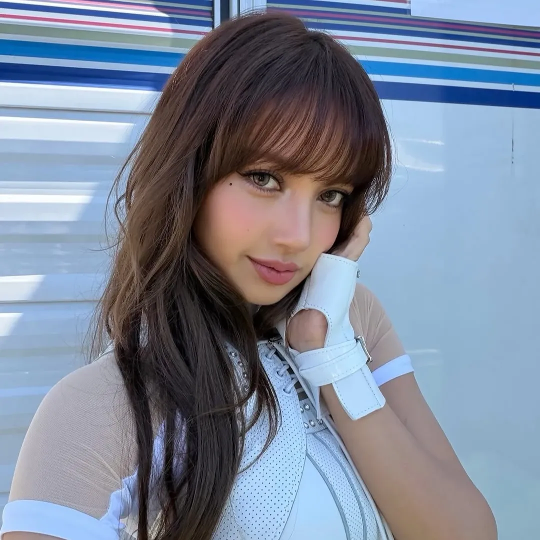 Foto aktivitas terbaru Lisa (BLACKPINK)