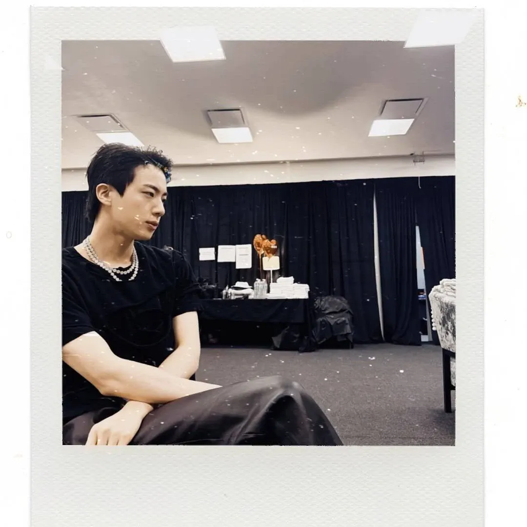 Potret di balik layar Jin (BTS)