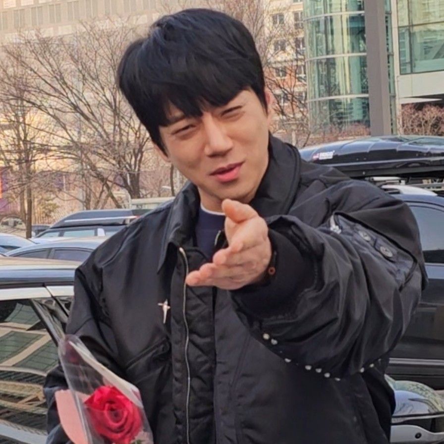 Recent activity shot of Hwang Chiyeol