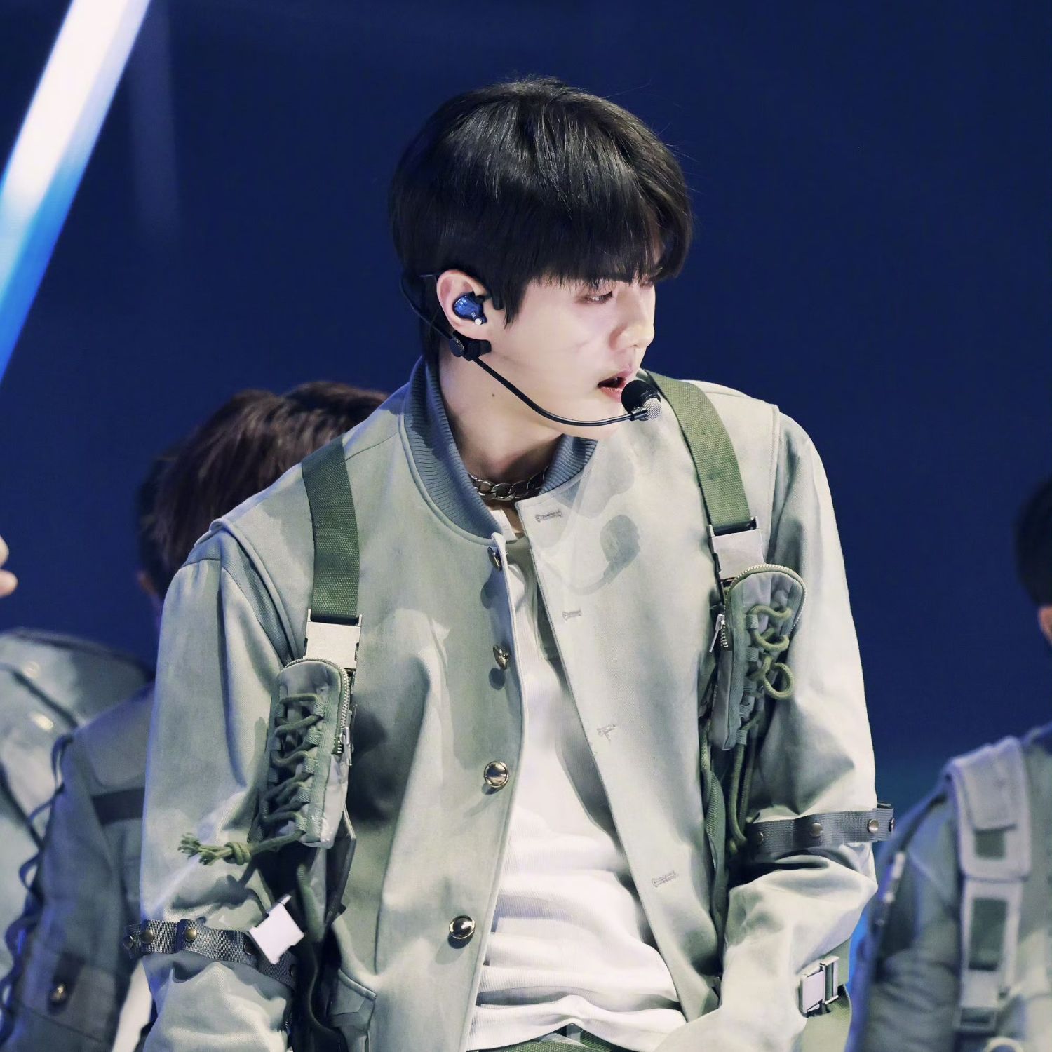 EXOの舞台裏ショット