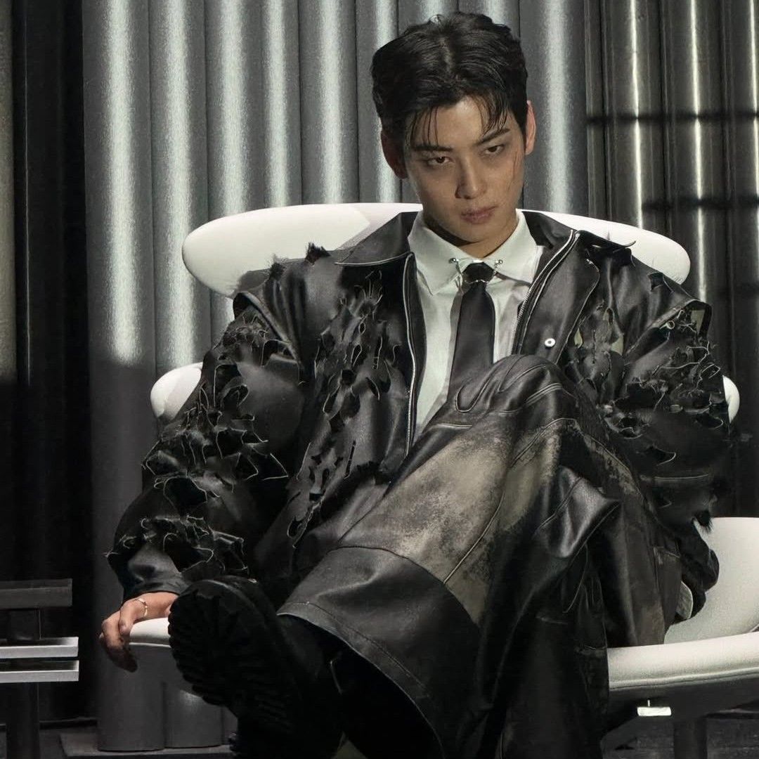 Latest photo of Eunwoo (ASTRO)