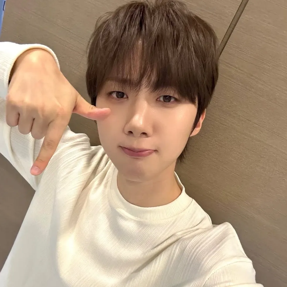 Latest photo of Hui (PENTAGON)