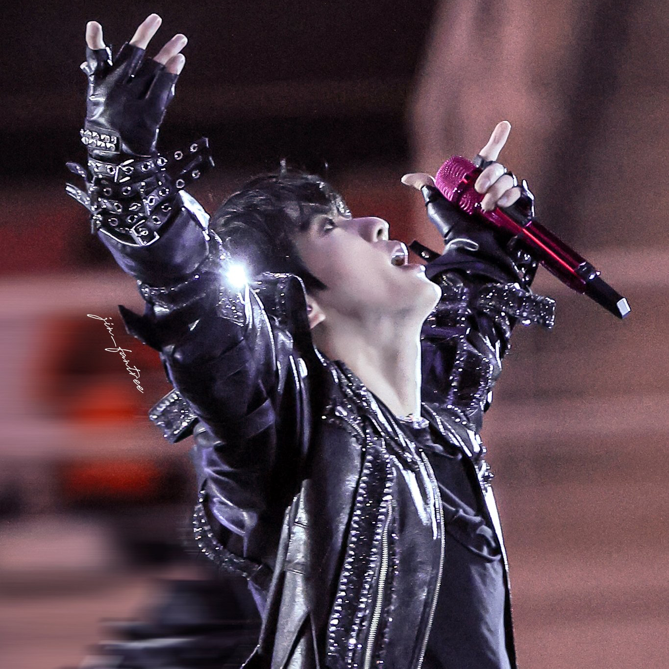 Foto aktivitas terbaru Jin (BTS)