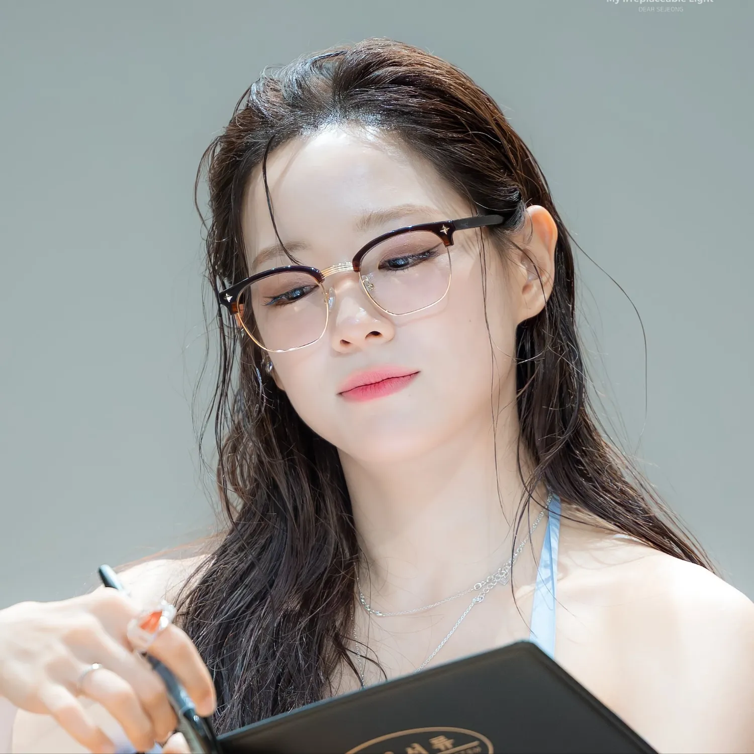 Recent activity shot of Sejeong (I.O.I)