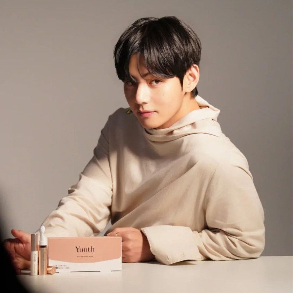 뷔 (방탄소년단) 최근 활동샷