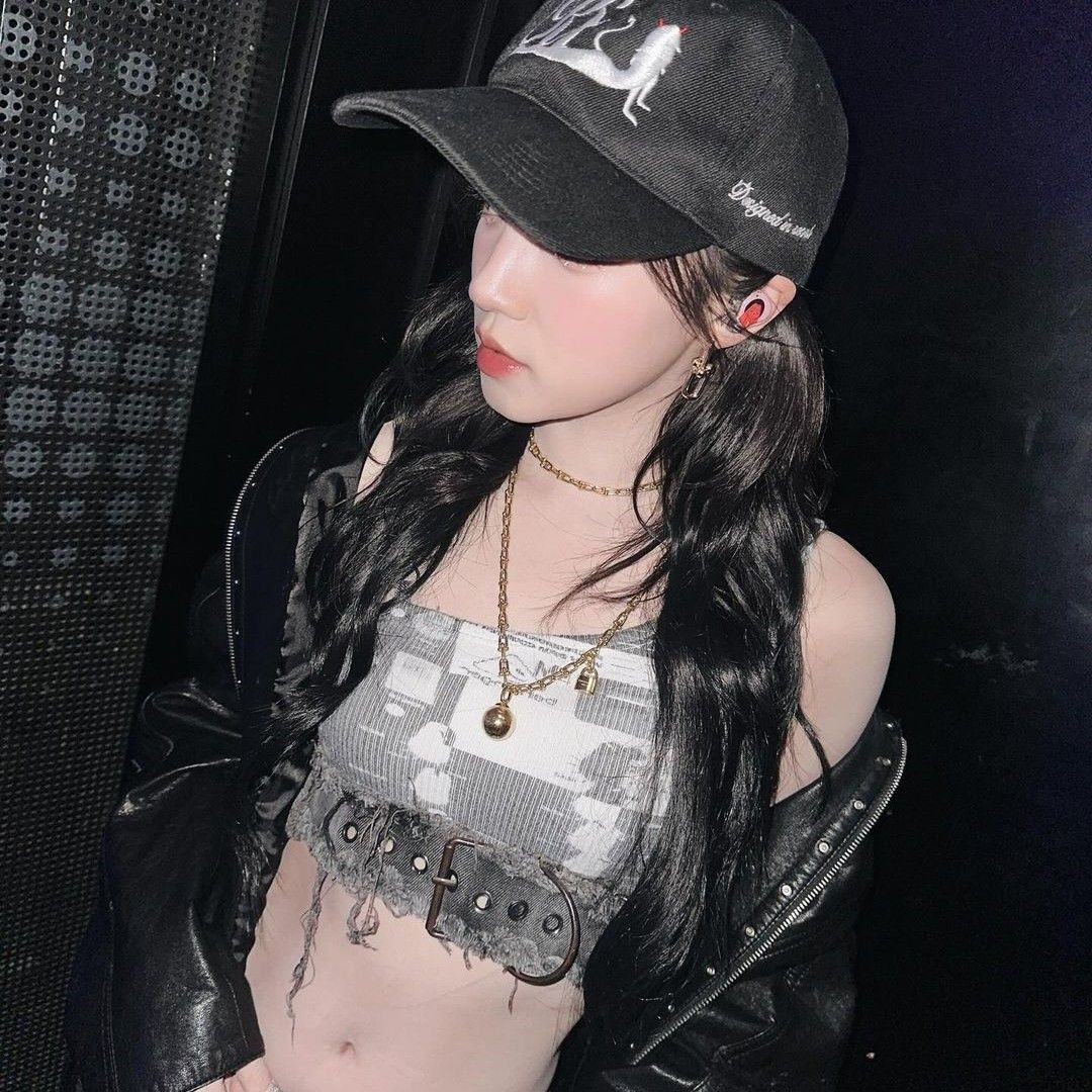 Latest photo of Yuqi (i-dle)