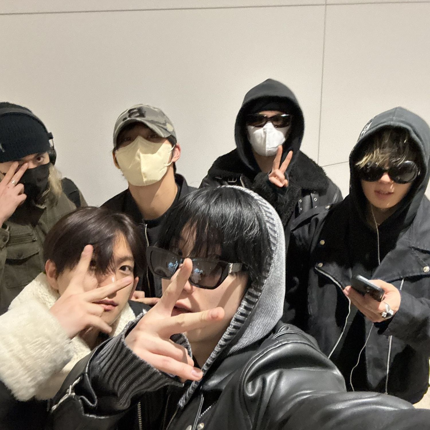 Behind-the-scenes cut of JUST B